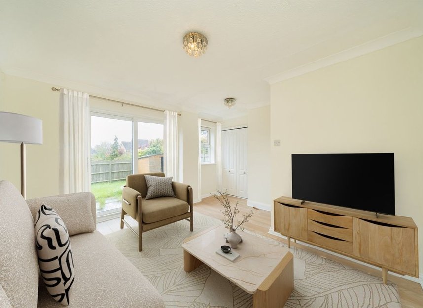 Properties for sale in Highgrove Close - N11 3PT view2