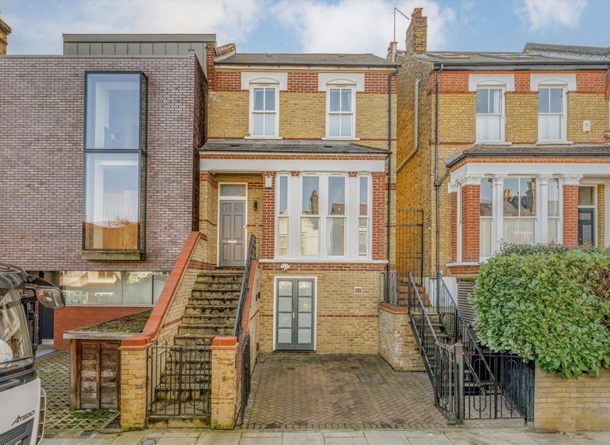 Properties for sale in Hillcourt Road - SE22 0PF view1