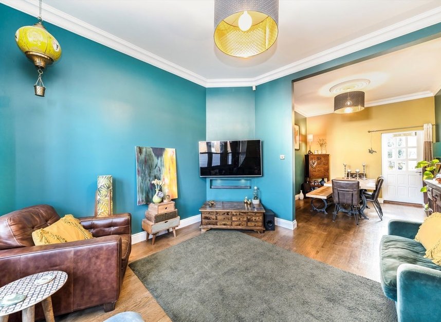 Properties for sale in Hillcourt Road - SE22 0PF view4