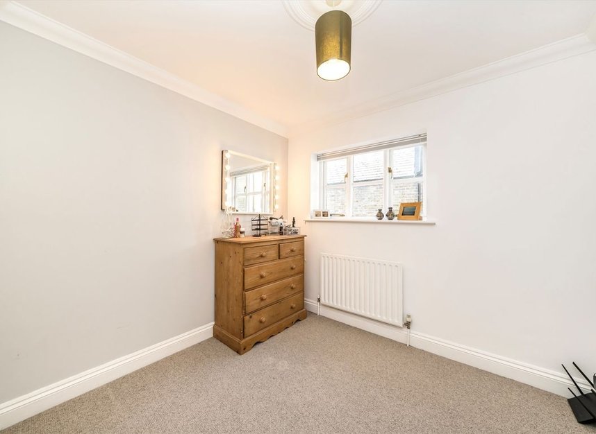 Properties for sale in Hillcourt Road - SE22 0PF view11