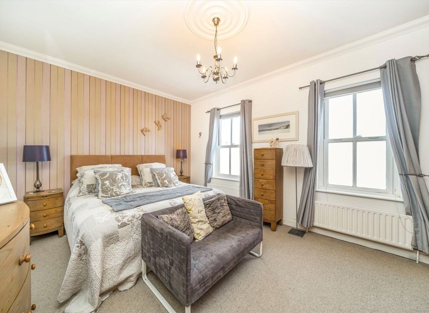 Properties for sale in Hillcourt Road - SE22 0PF view6
