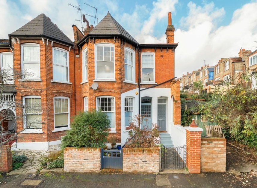 Maisonette for sale in Hillfield Park, London, N10 (Ref 265603