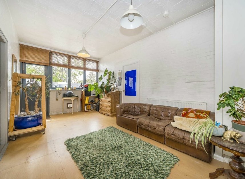 Properties for sale in Hillside Road - SW2 3HL view9