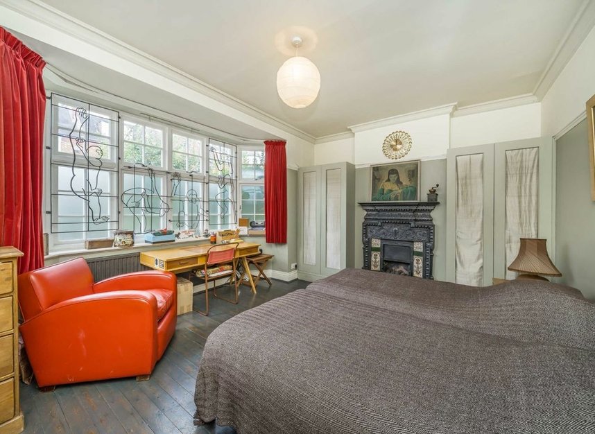 Properties for sale in Hillside Road - SW2 3HL view6