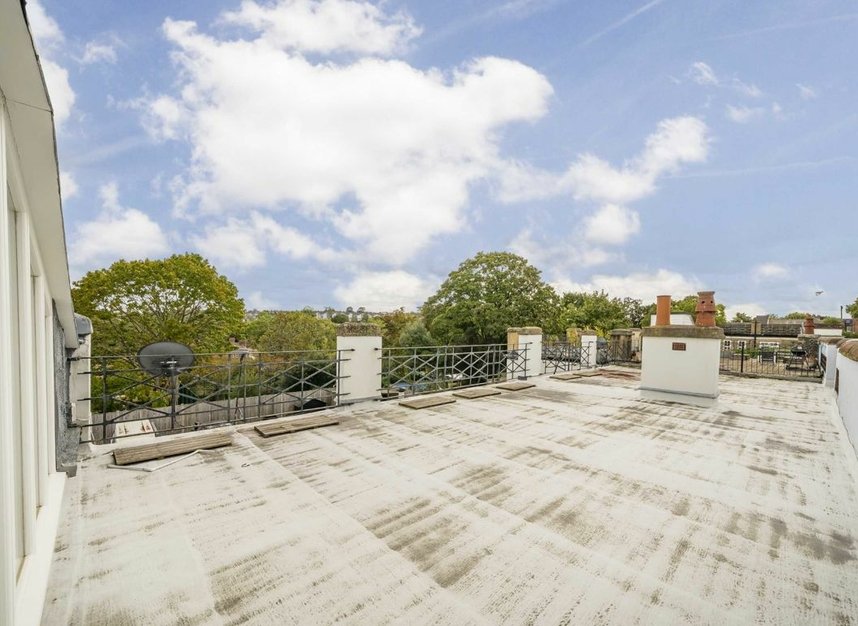Properties for sale in Hillside Road - SW2 3HL view14