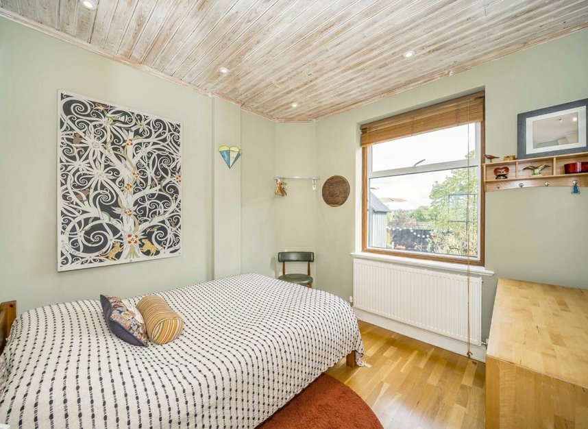 Properties for sale in Hillside Road - SW2 3HL view10