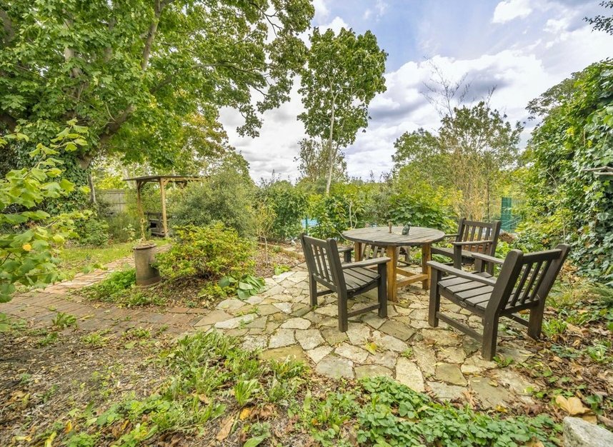 Properties for sale in Hillside Road - SW2 3HL view15