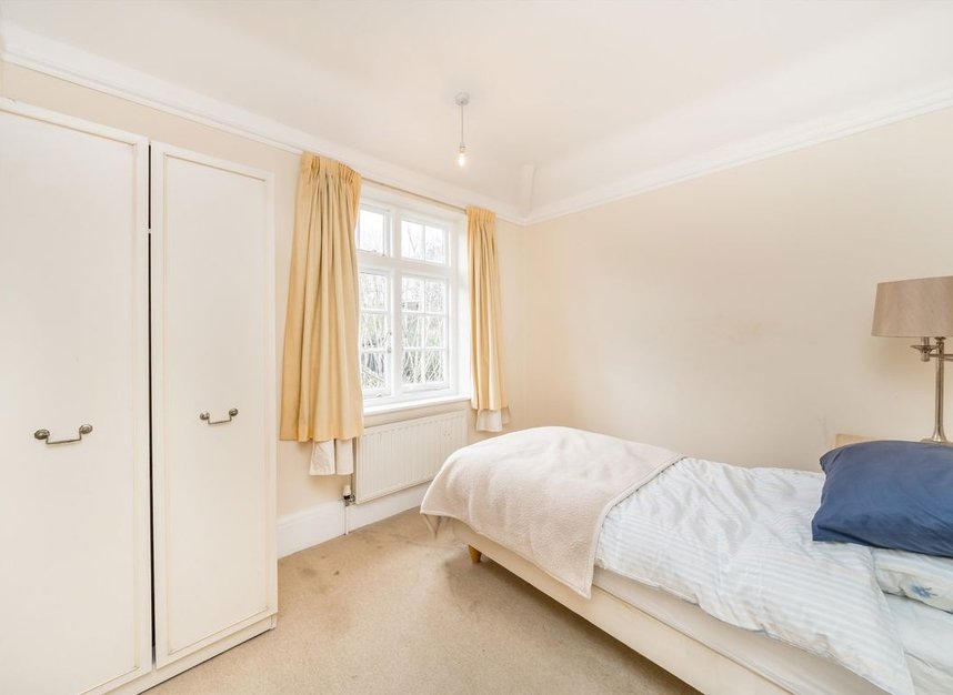 Properties for sale in Hillway - N6 6QB view11