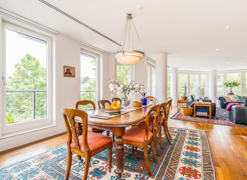 Properties for sale in Hodford Road - NW11 8NL view4