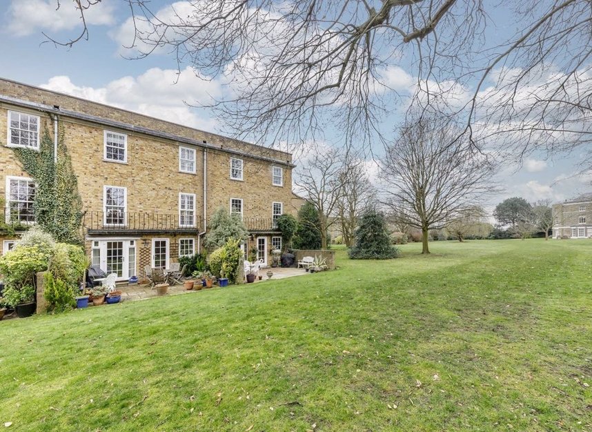 House terraced for sale in Hogarth Way, Hampton, TW12 (Ref 178130