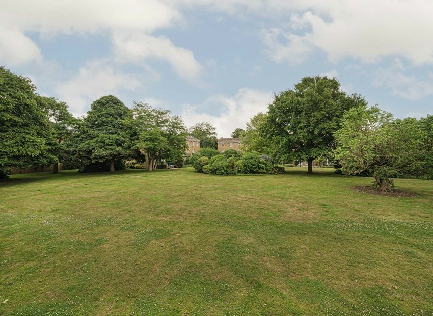 Properties sold in Hogarth Way - TW12 2EL view8