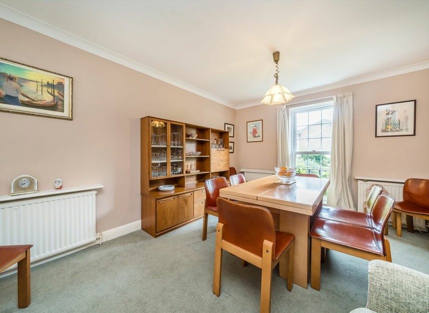 Properties sold in Hogarth Way - TW12 2EL view3