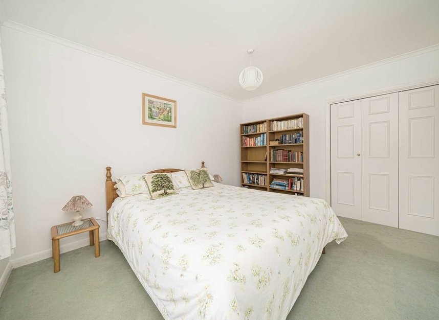 Properties sold in Hogarth Way - TW12 2EL view6