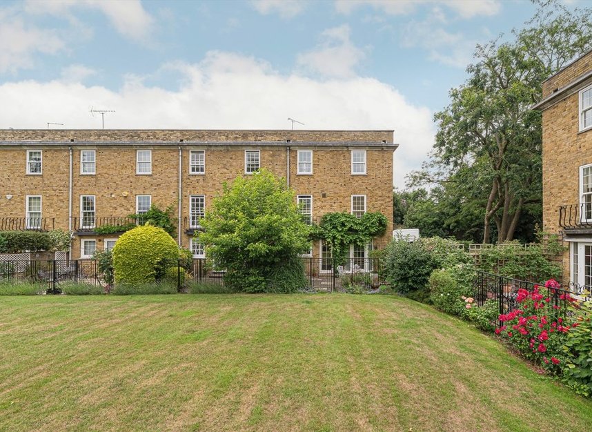 Properties sold in Hogarth Way - TW12 2EL view9