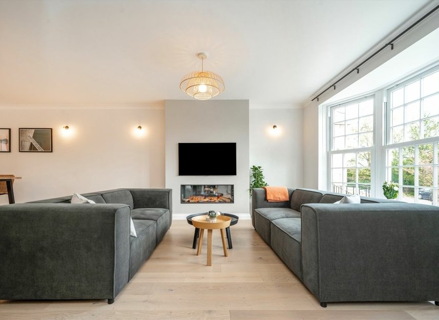 Properties for sale in Hogarth Way - TW12 2EL view3