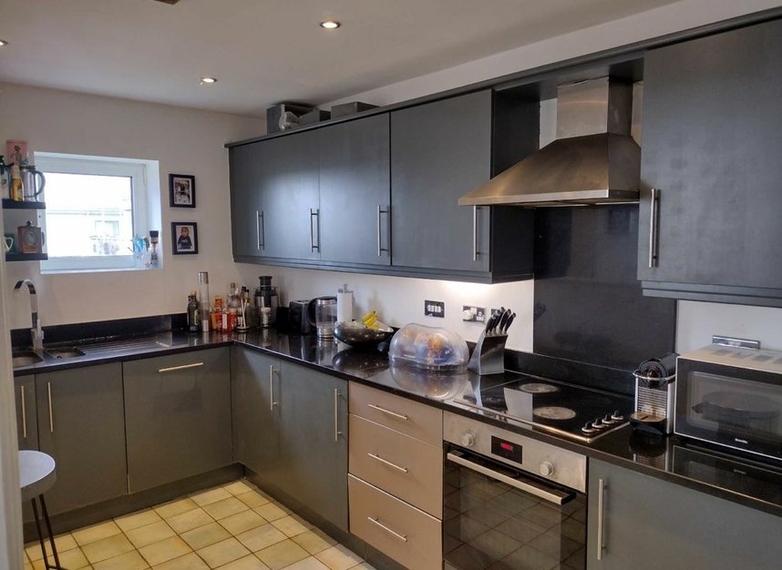 Properties for sale in Holland Gardens - TW8 0BH view3