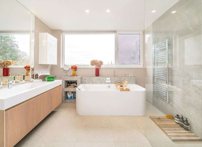 Properties for sale in Holt Close - N10 3HW view6