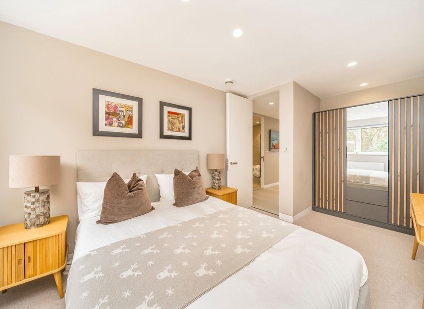 Properties for sale in Holt Close - N10 3HW view4