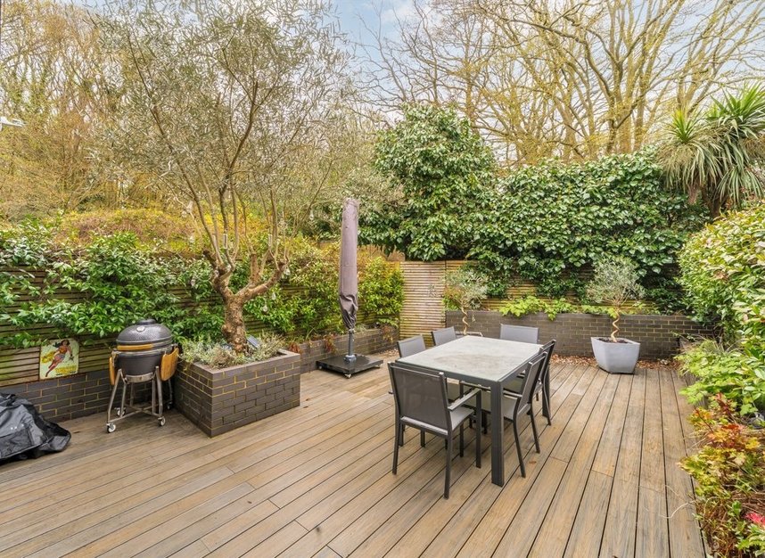 Properties for sale in Holt Close - N10 3HW view8