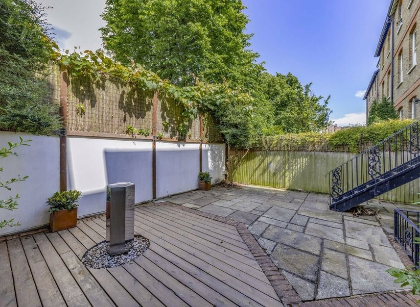 Properties for sale in Homefield Road - SW19 4QF view8