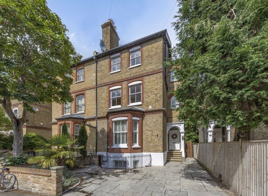 Properties for sale in Homefield Road - SW19 4QF view1