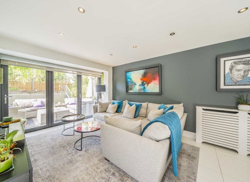 Properties for sale in Homefield Road - W4 2LN view5
