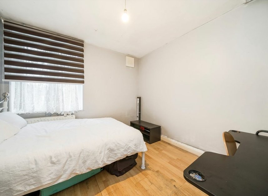 Properties for sale in Homerton High Street - E9 6BS view5