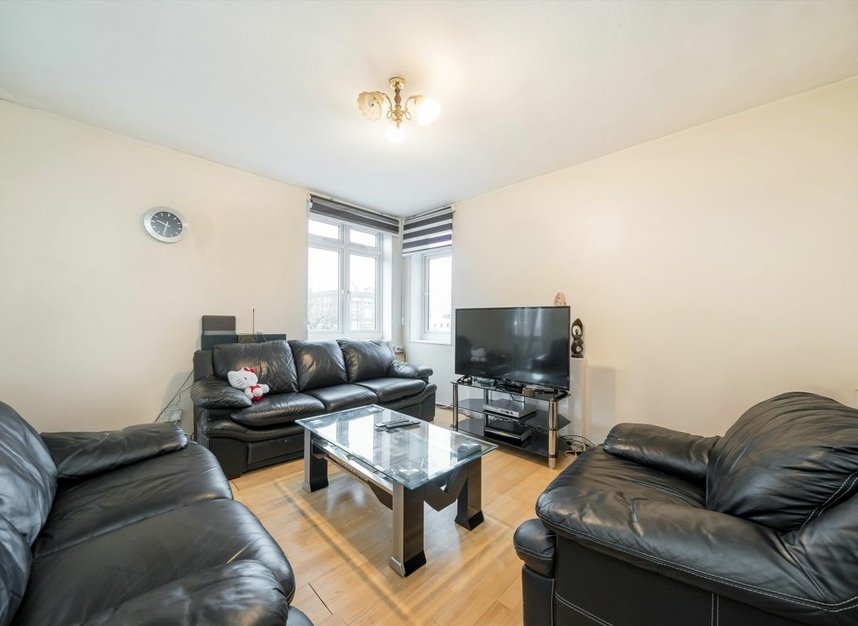 Properties for sale in Homerton High Street - E9 6BS view2