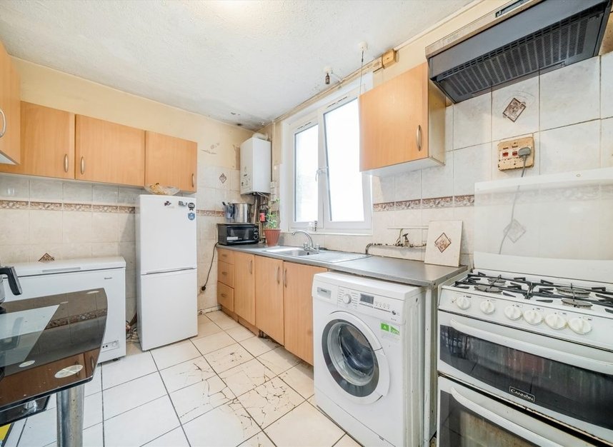 Properties for sale in Homerton High Street - E9 6BS view6