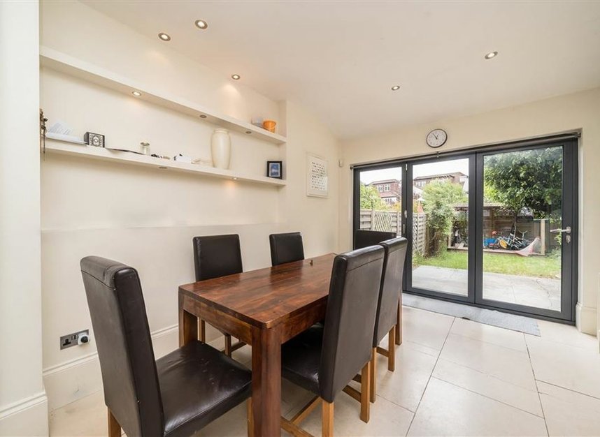Properties for sale in Honeybrook Road - SW12 0DL view5