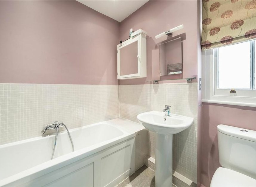 Properties for sale in Honeybrook Road - SW12 0DL view9