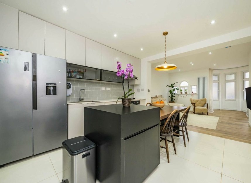 Properties for sale in Horn Lane - W3 0BX view3
