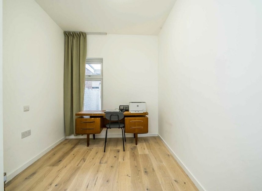 Properties for sale in Horn Lane - W3 0BX view5