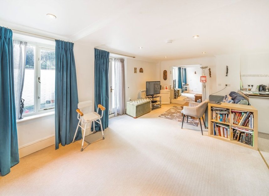 Properties for sale in Hornsey Lane - N6 5LX view2