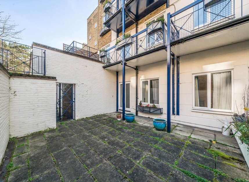 Properties for sale in Hornsey Lane - N6 5LX view5