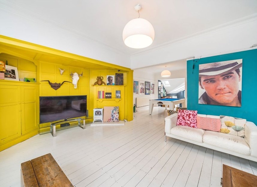 Properties for sale in Hornsey Lane - N6 5LU view4