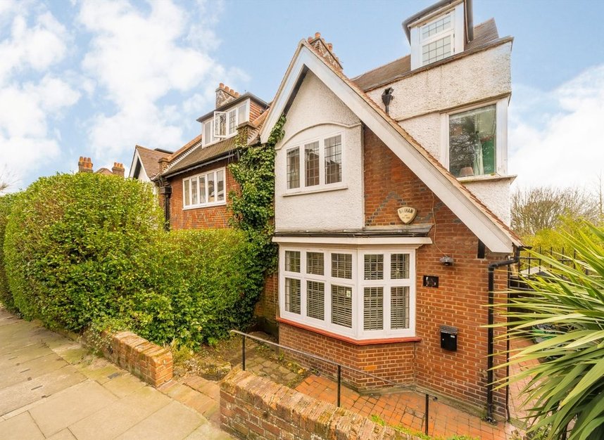 Properties for sale in Hornsey Lane - N6 5LU view1