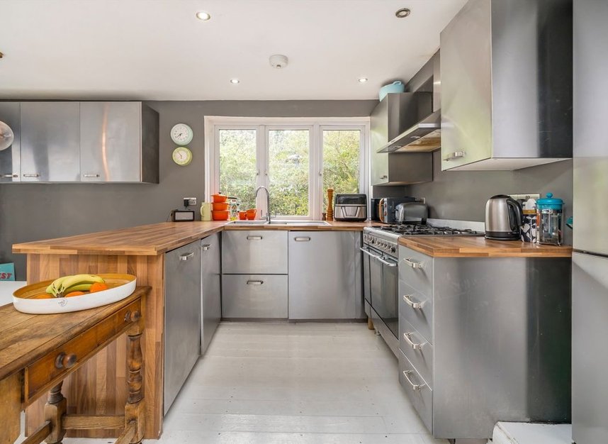 Properties for sale in Hornsey Lane - N6 5LU view10