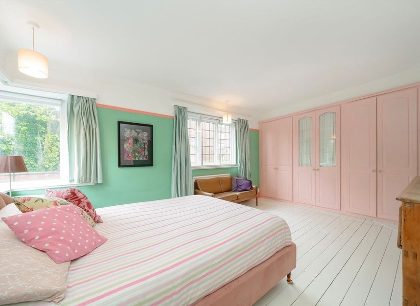 Properties for sale in Hornsey Lane - N6 5LU view5