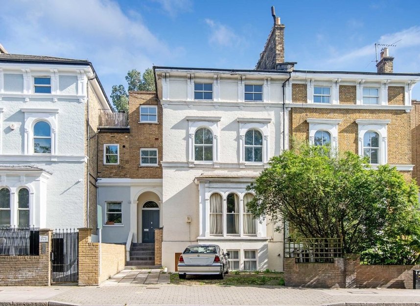 Flat for sale in Hornsey Rise, London, N19 (Ref 211782) Dexters