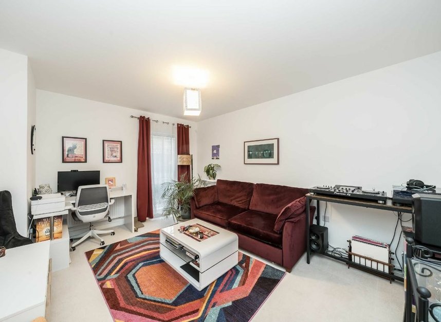 Flat for sale in Horsnell Close, London, SE5 (Ref 215816) | Dexters