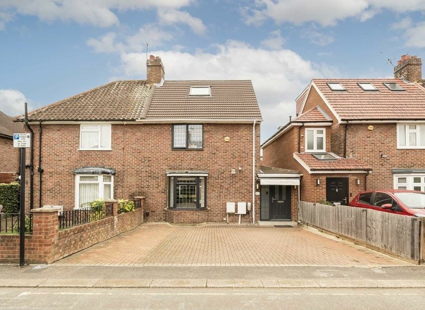 Properties for sale in Howard Close - W3 0JY view1