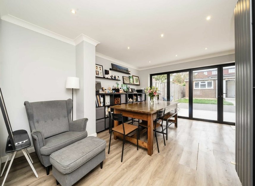 Properties for sale in Howard Close - W3 0JY view3