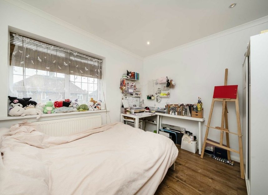 Properties for sale in Howard Close - W3 0JY view6