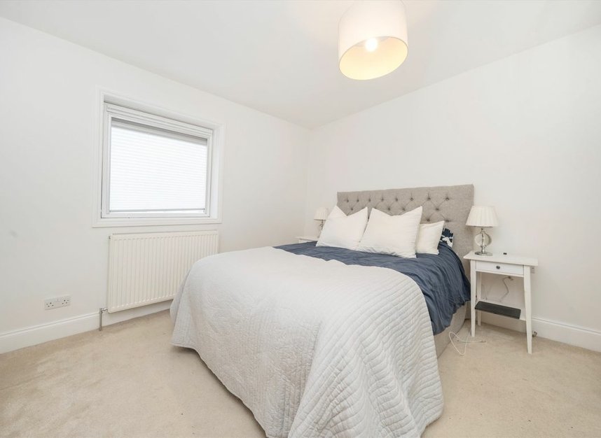 Properties for sale in Huddleston Road - N7 0EG view2