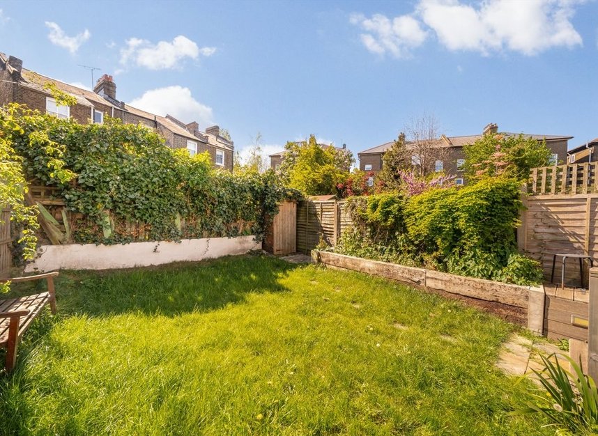 Properties for sale in Hugo Road - N19 5EU view5