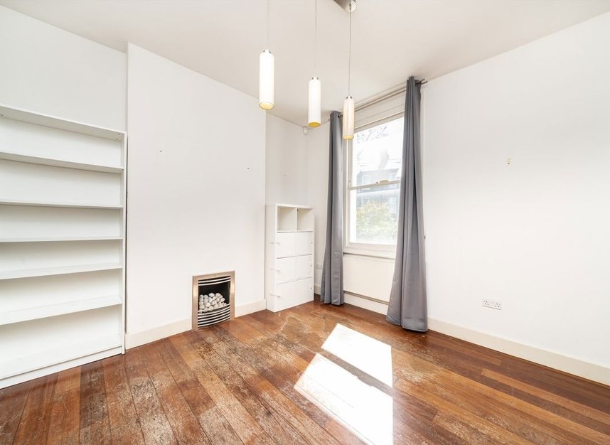 Properties for sale in Hugo Road - N19 5EU view4