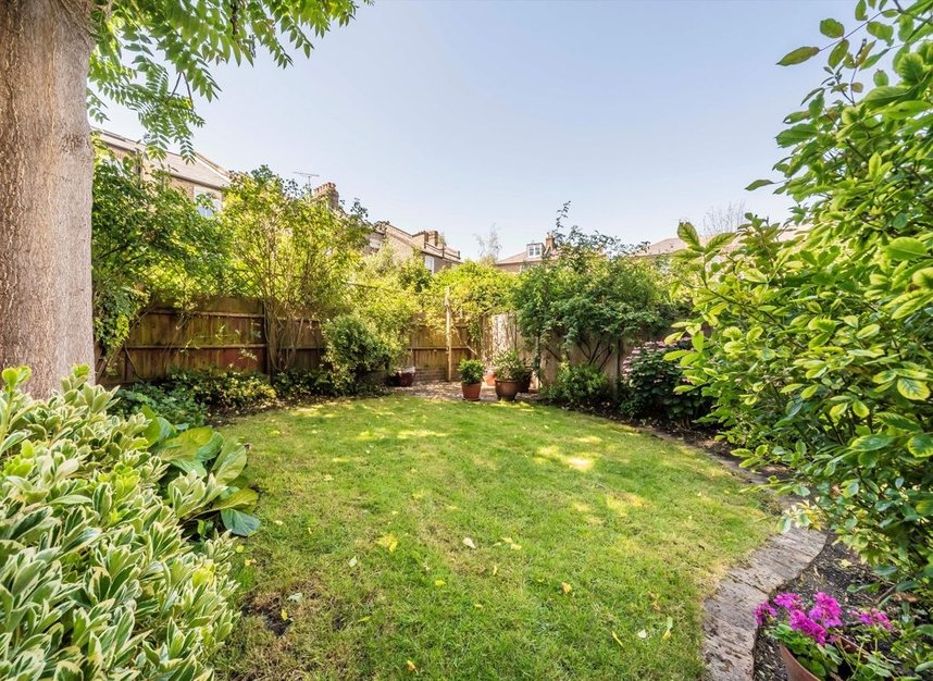 Properties for sale in Hugo Road - N19 5EU view11