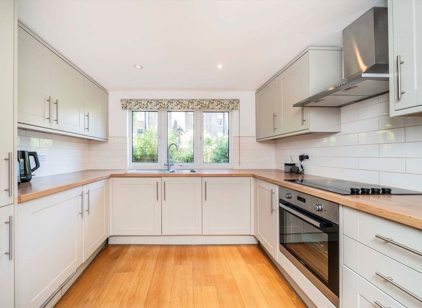 Properties for sale in Hugo Road - N19 5EU view5