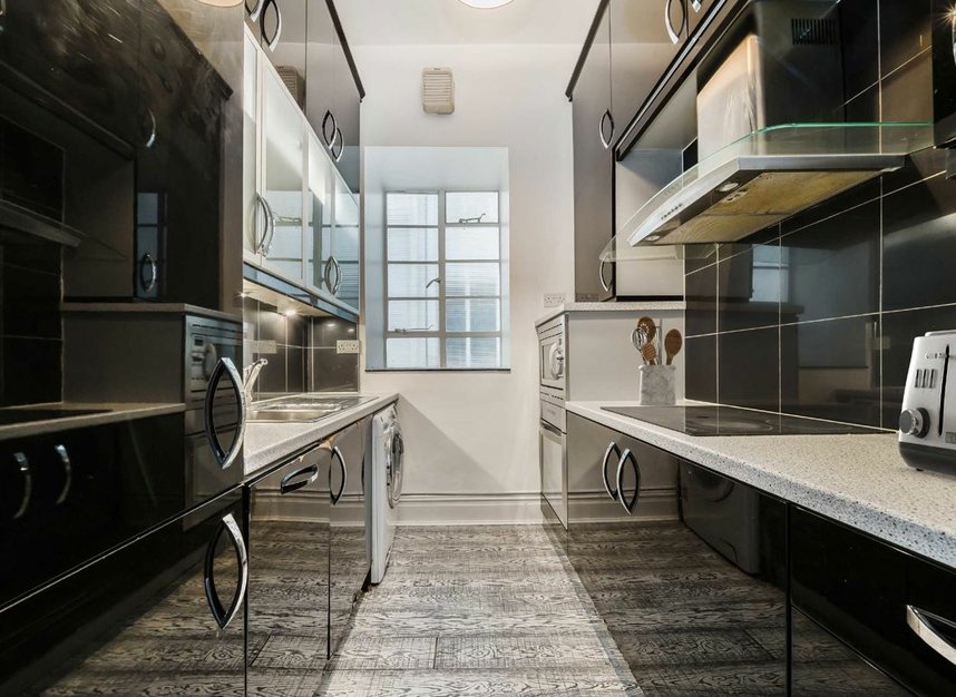 Properties for sale in Hyde Park Gardens - W2 2ND view3